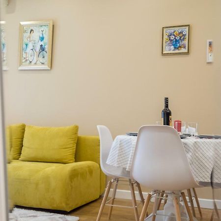 Modern 2 Bedroom Apartment Next To Vitosha Str. Sofia Bagian luar foto