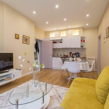 Modern 2 Bedroom Apartment Next To Vitosha Str. Sofia Bagian luar foto