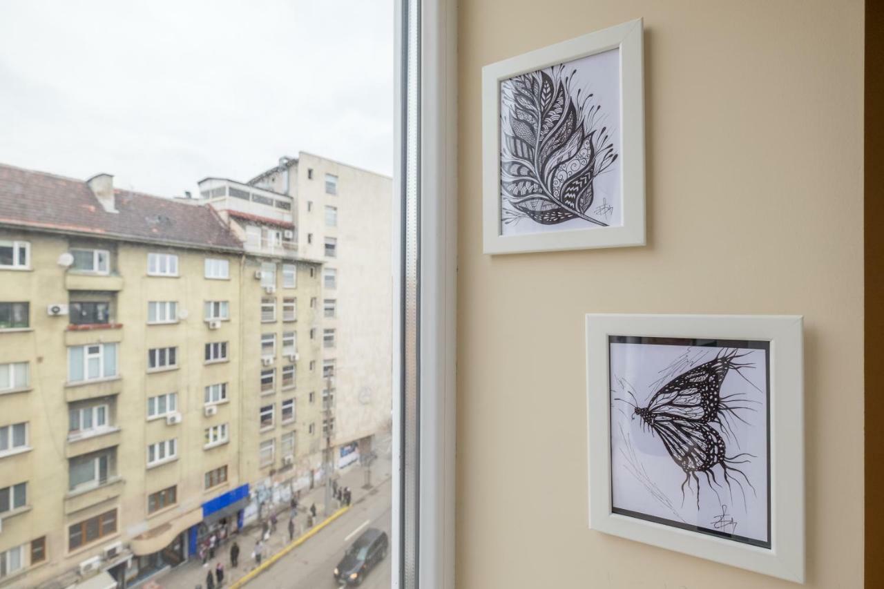 Modern 2 Bedroom Apartment Next To Vitosha Str. Sofia Bagian luar foto