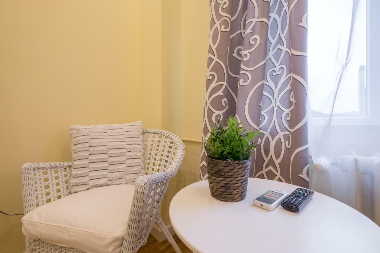 Modern 2 Bedroom Apartment Next To Vitosha Str. Sofia Bagian luar foto