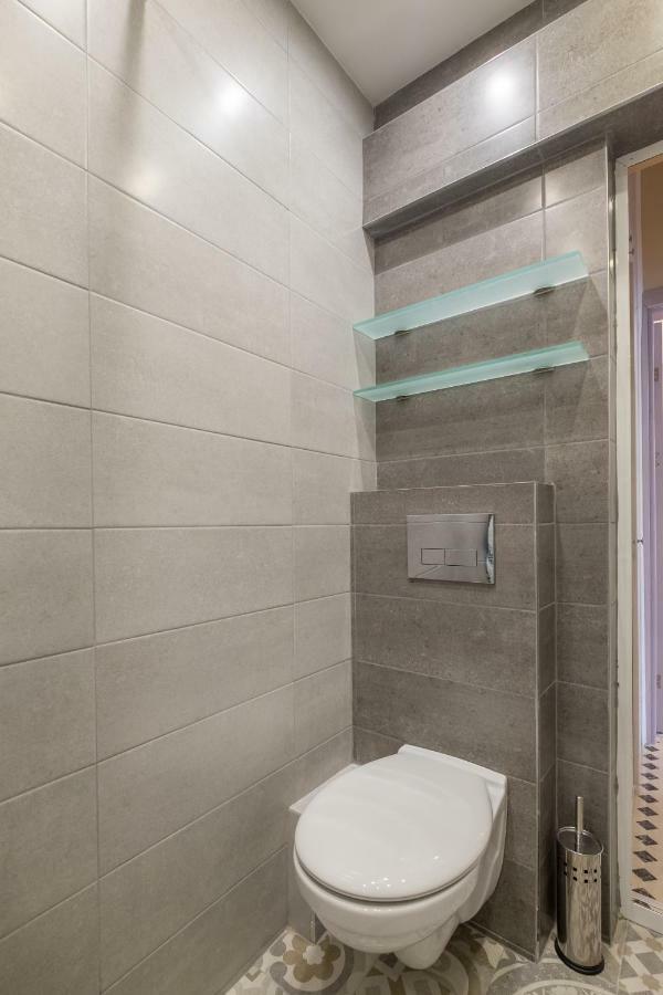 Modern 2 Bedroom Apartment Next To Vitosha Str. Sofia Bagian luar foto