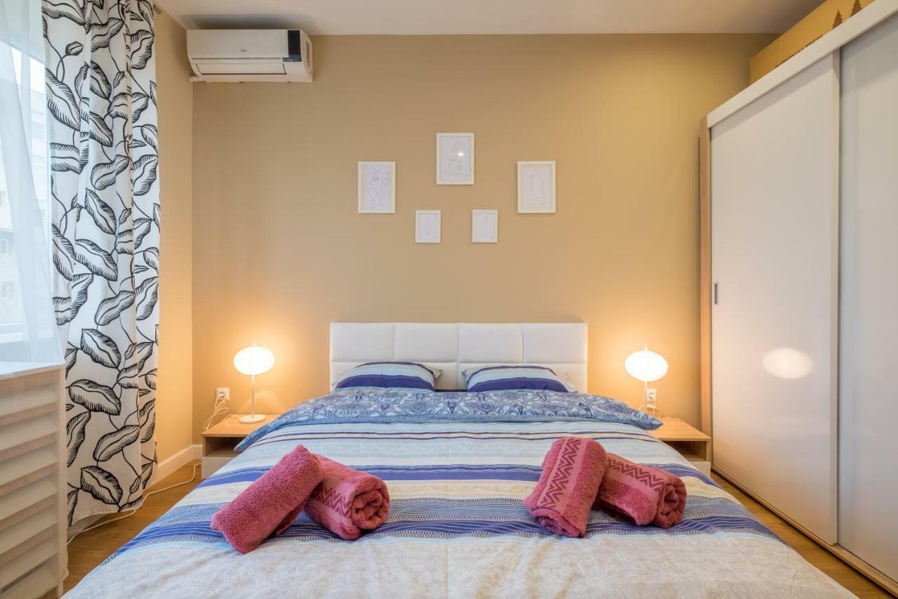 Modern 2 Bedroom Apartment Next To Vitosha Str. Sofia Bagian luar foto