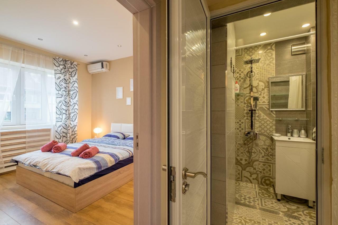 Modern 2 Bedroom Apartment Next To Vitosha Str. Sofia Bagian luar foto