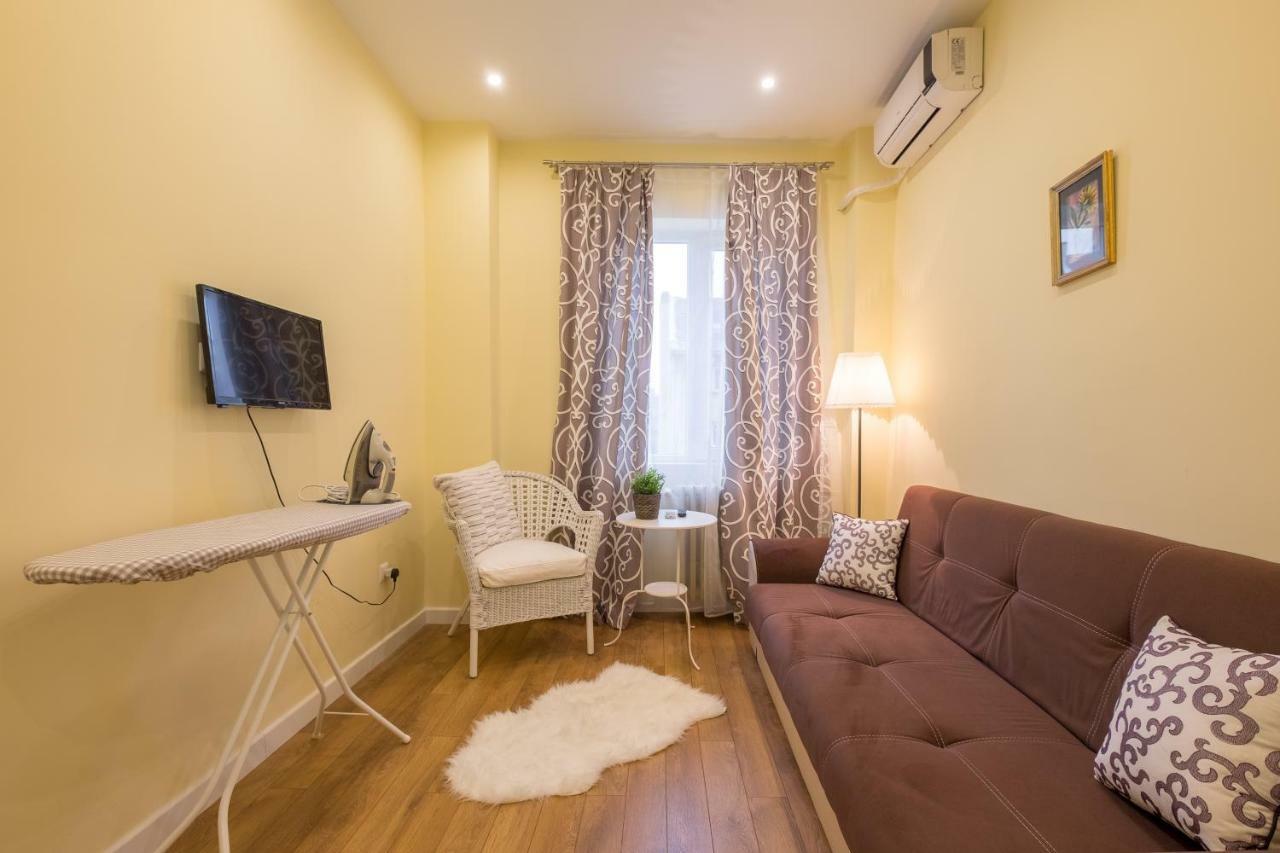 Modern 2 Bedroom Apartment Next To Vitosha Str. Sofia Bagian luar foto